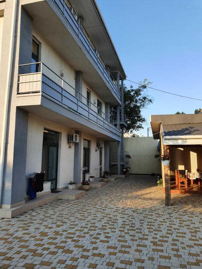 Hotel Aleksandriya Chornomorsk Exterior foto